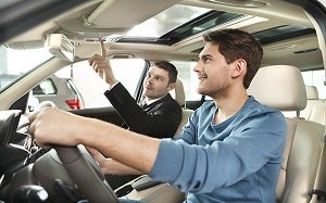 Schedule a test drive at Nissan Nuevo Laredo in Nuevo Laredo, Tamaulipas, México.